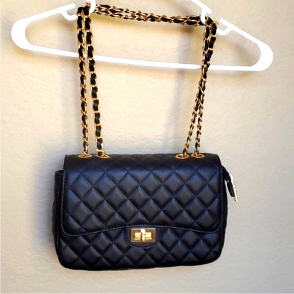 NWOT Black quilted leather shoulder bag - Picture 2 of 8